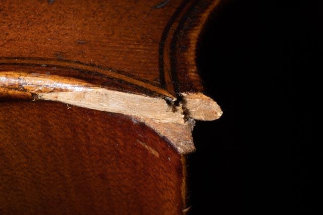 Coin de violon arraché